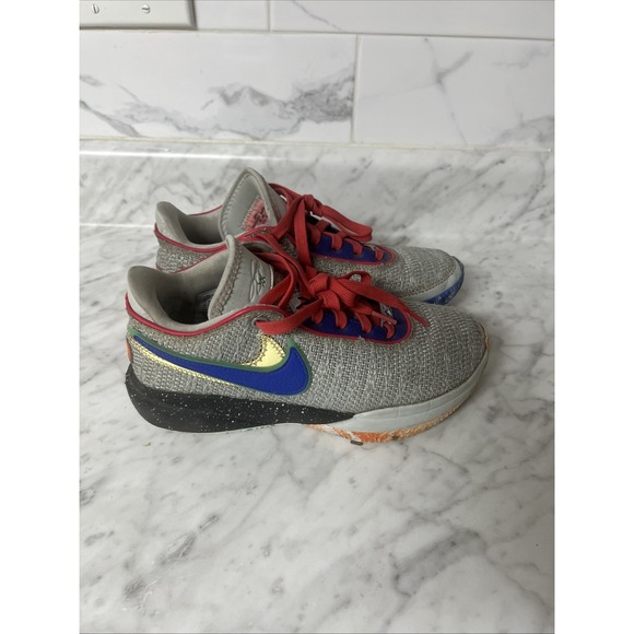 Men\'s 5.5Y Nike LeBron XX 20 Nike‎ Lifer Grey Basketball Shoes DQ8651-002 main image 5